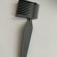 【未使用】美容院仕様 ヘアカットコーム／分け目コームの画像