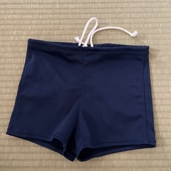 150サイズ　水着　スイミング　プール