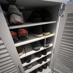 大容量　靴箱　白　同じのを２つ重ねていますの画像