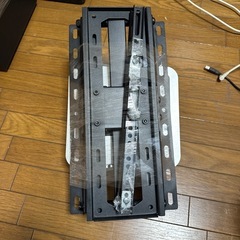 テレビの壁掛け金具、テレビ側も壁側もあり！