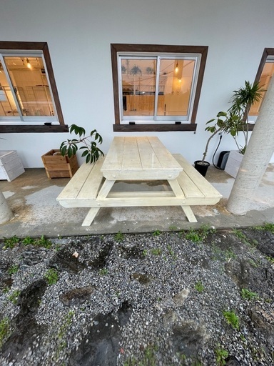 ピクニックテーブル