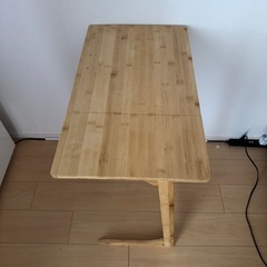 折りたたみ式デスクの画像