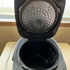 ZOJIRUSHI 3号炊き炊飯ジャー
の画像