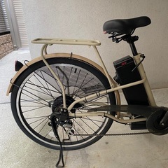 【美品】電動アシスト自転車(バッテリー充電器付き)の画像