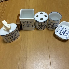 ma maisonの陶器の入れ物