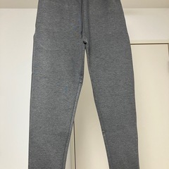 【新品未使用】高伸縮ソリッドポンチ素材 テーパード イージーパンツ46の画像