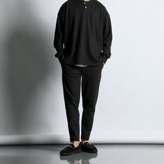【新品未使用】高伸縮ソリッドポンチ素材 テーパード イージーパンツ46の画像