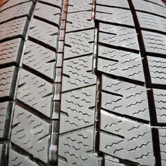 DUNLOP WINTER MAXX WM03 205/60R16 16インチ スタッドレス 4本 20年製 ステップワゴン ヴォクシー ノア ジューク等　(KTL343)の画像