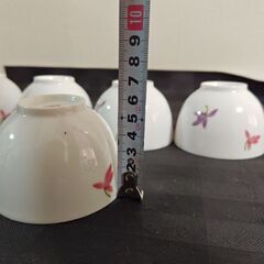 【有田焼】醍醐窯/超軽量/🪷蘭の花柄/煎茶呑茶碗5客セット【美品】🌼🌼🌼早めの取引→💴750🌼🌼🌼大量の和食器と一緒に購入の場合→💴300 の画像