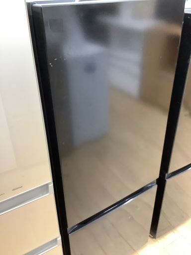 冷蔵室が広めの2ドア冷蔵庫のご紹介です。