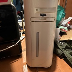 缶ビール製氷@温冷機と空気清浄加湿器の画像