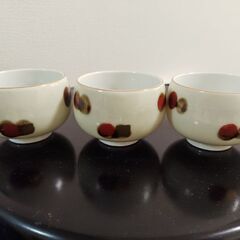 🉐🉐🉐5/30(金)までの取引→💴100🌼湯のみ7客セット【美品】 🌼大量の和食器と一緒に購入の場合→サービス🉑の画像