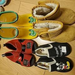 子ども靴まとめての画像