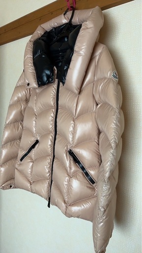 美品　MONCLER モンクレール  ワッペン×フード付き ダウンジャケット ピンク 1