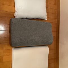 横向き寝がラクなまくら(ナチュラルフィット)　他マクラ３点