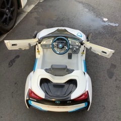 ただ今、お取り引き中です。子供用電動自動車　BMW i8の画像