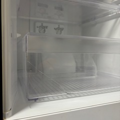 三菱ノンフロン冷凍冷蔵庫MR-P15W-B形B [サファイアブラック]【146L/ 1〜2人用】の画像