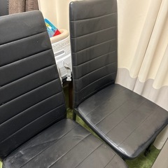 ダイニングテーブル、椅子の画像
