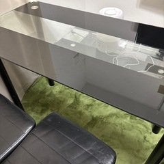 ダイニングテーブル、椅子