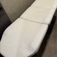 施術ベッドイスの画像