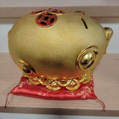 ゴールド貯金箱　置物　オブジェの画像