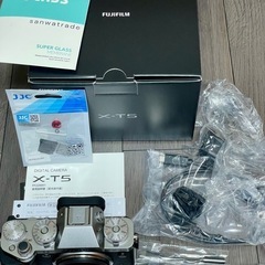【美品】FUJIFILM/X-T5シルバー/フラッシュ/純正チャ...