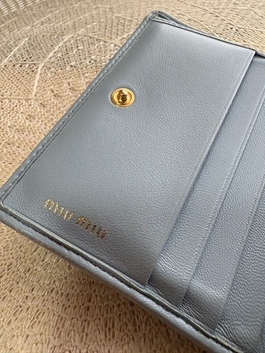 MIUMIU ミュウミュウ マテラッセレザー　財布 ブルー 二つ折り財布 