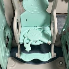 やり取り中　滑り台とブランコの画像