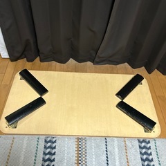 折りたたみテーブルの画像