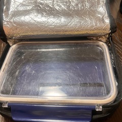 お弁当箱と保温ケースの画像