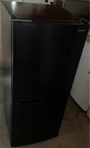 アイリスオーヤマ　冷蔵庫　ブラック