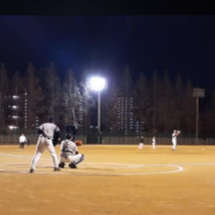 4月11日（金曜日）ナイター草野球　グローブ貸し出しもOKです