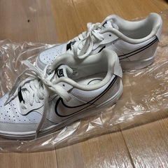 NIKE スニーカー　23センチの画像