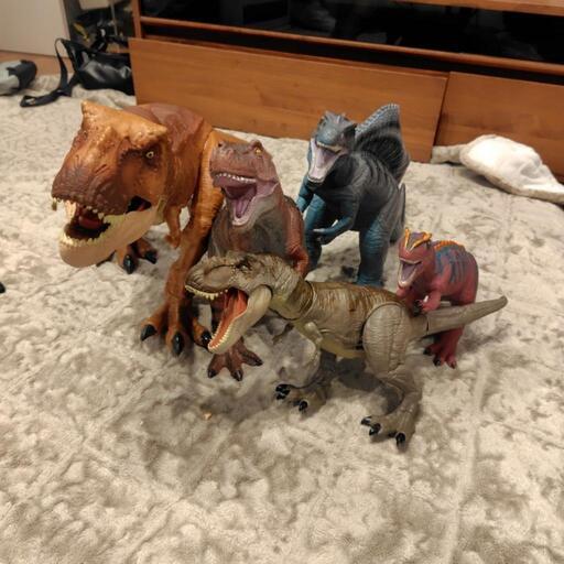 恐竜フィギュア
