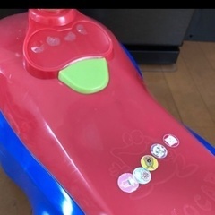 おもちゃ　車の画像