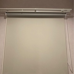 ロールスクリーン　小窓用