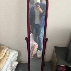 カッコいい　ワインレッドの姿見