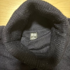 UNIQLO ネイビー タートルネックセーター Sの画像
