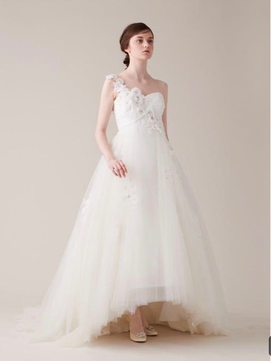 ELLEウエディングドレス(パニエ、ストラップ等セット)