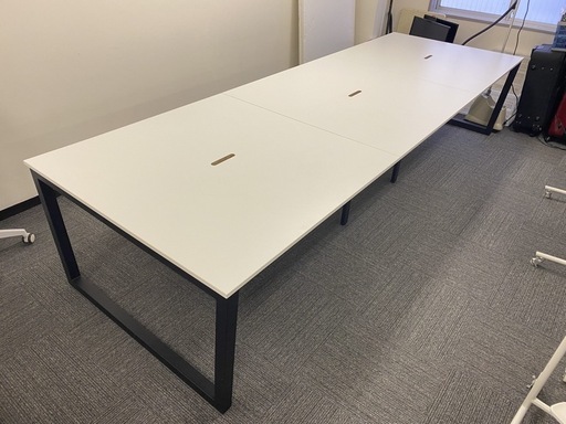 大阪市京橋　
フリーデスク　オフィスや会議室用　　360cm