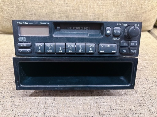 トラック荷台 八幡に2台あり W210 D430 H220/W245 D660 H280