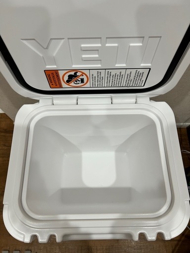 新品未使用　激レア シート付きYeti Roadie 24 Coolers