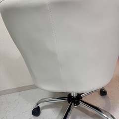 ネイルサロン　椅子の画像