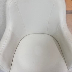 ネイルサロン　椅子の画像