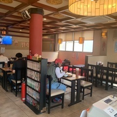 街中華のお店のホール&キッチンスタッフ