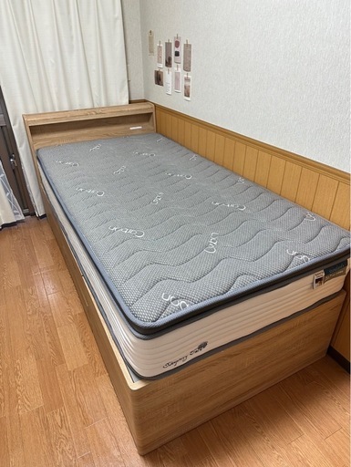 収納・コンセント付ベッドフレーム&マットレス