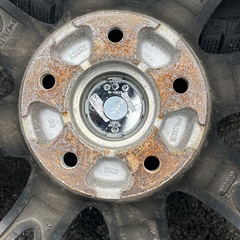 ブリヂストンスタッドレスVRX3 2022年製215/60R16 ホイールの画像