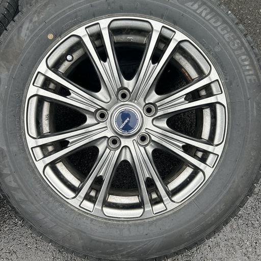 ブリヂストンスタッドレスVRX3 2022年製215/60R16 ホイール 価格.com