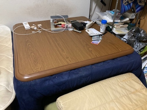 山善 家具調こたつ・2シーズン使用。美品。継ぎ足付き。80cm✖️80cm。コタツ布団セット+2千円。