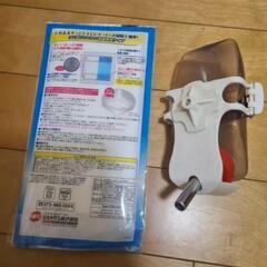 【小動物用品、6点セット】ハウス、給水ボトル、トイレシート、ハンモック、保温電球の画像
